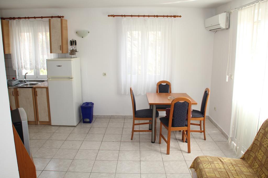 Guest House Katic تربانج الغرفة الصورة
