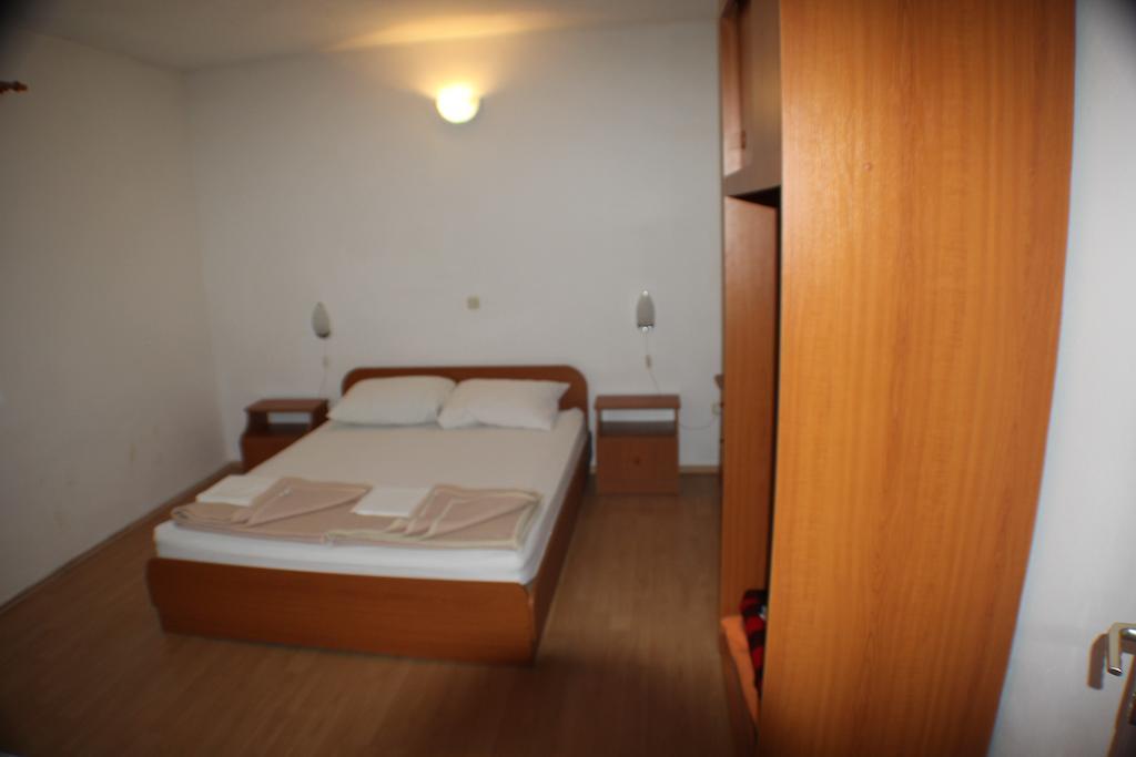 Guest House Katic تربانج الغرفة الصورة