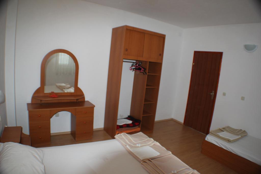 Guest House Katic تربانج الغرفة الصورة